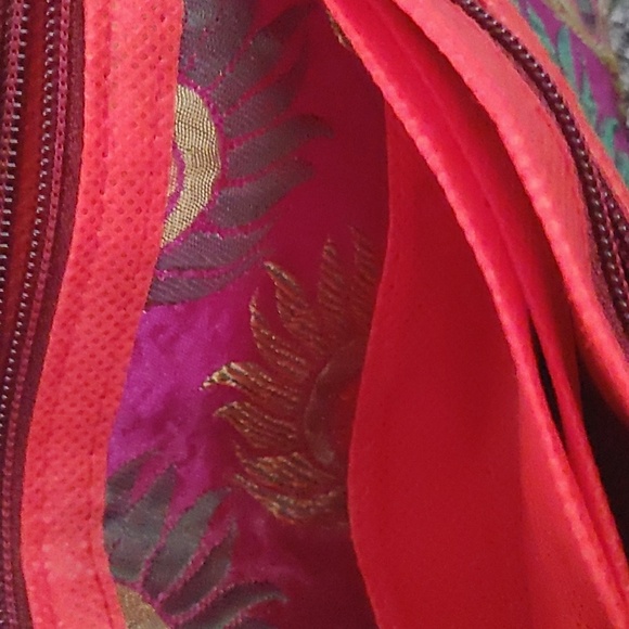 Handcrafted Elegant Indian Silk Purple and Red Brocade Envelope Peacock Feather - Picture 5 of 7